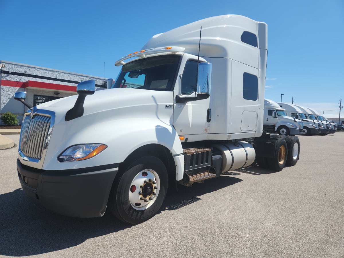 2018 Navistar International LT625 SLPR CAB 754282