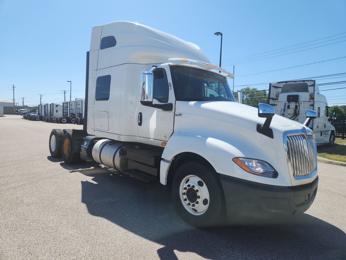 2018 Navistar International LT625 SLPR CAB 754282