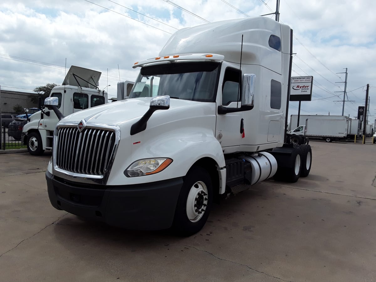 2018 Navistar International LT625 SLPR CAB 754404