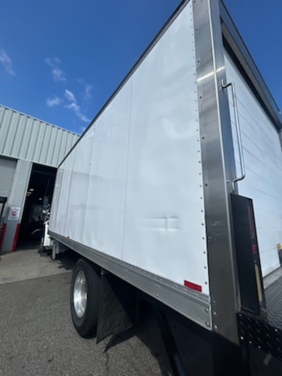 2018 Freightliner/Mercedes M2 106 754456