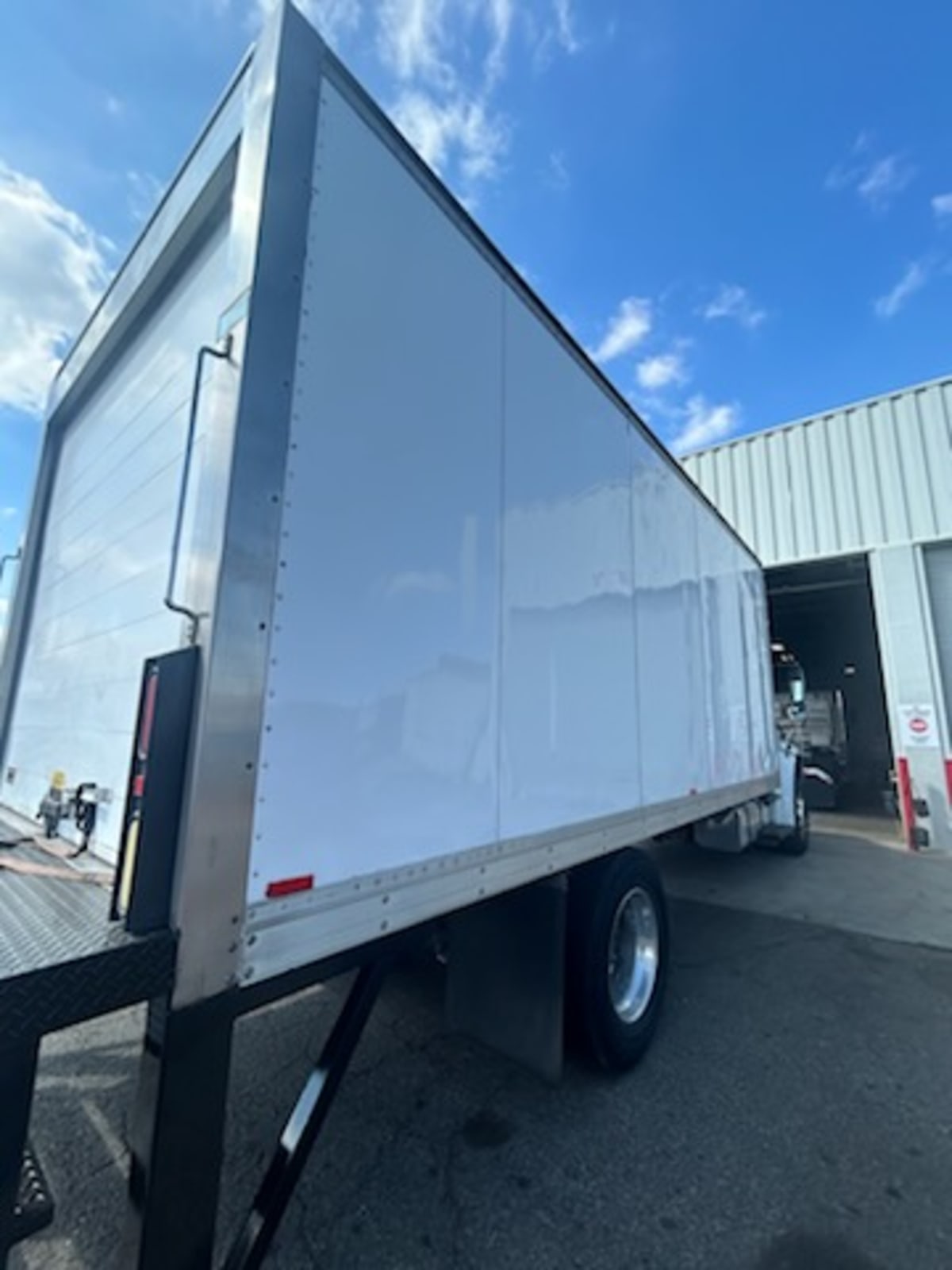 2018 Freightliner/Mercedes M2 106 754456