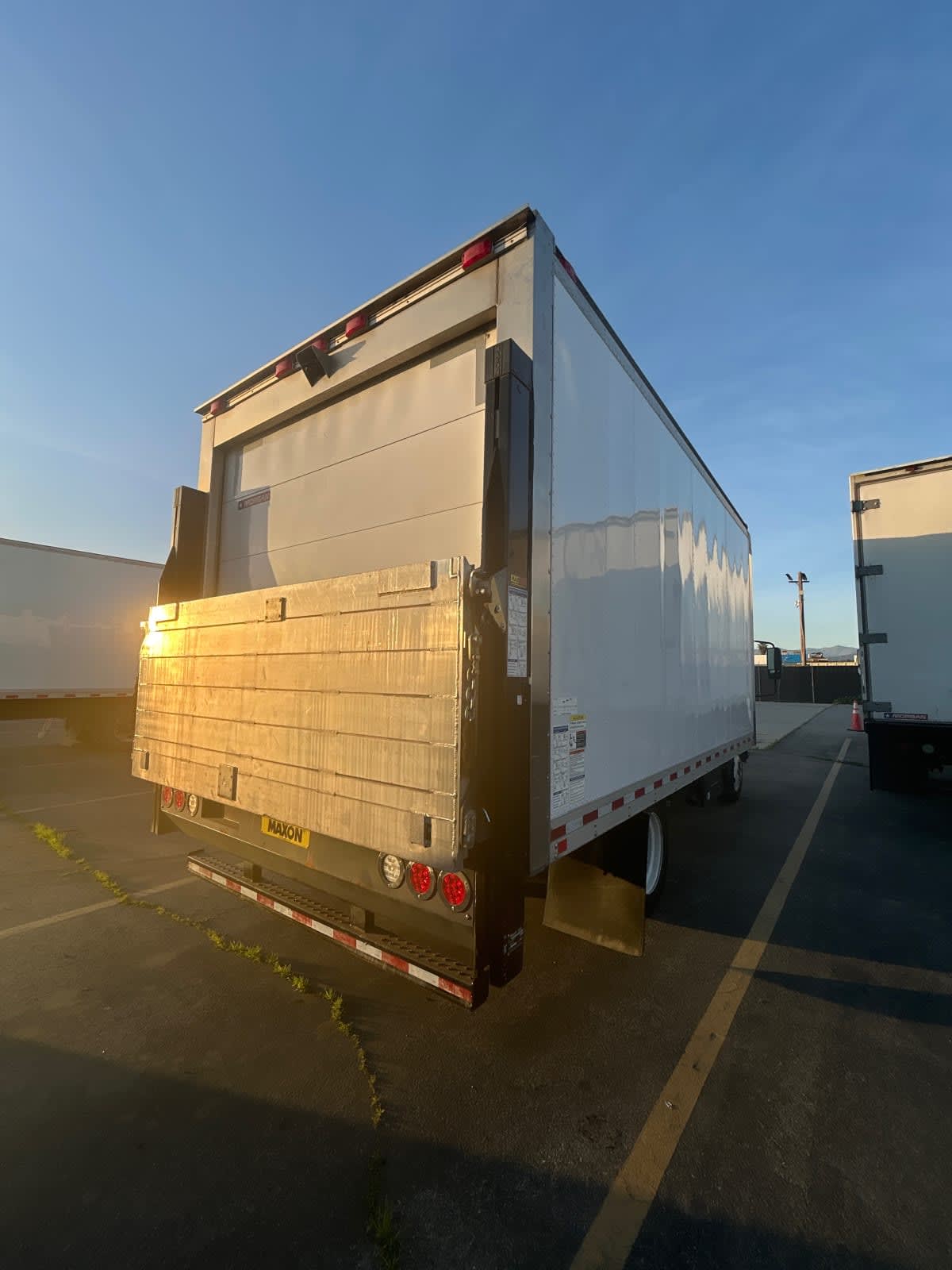 2018 Isuzu NRR 754520