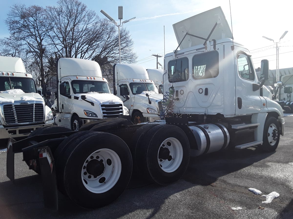 2018 Freightliner/Mercedes CASCADIA 125 754794