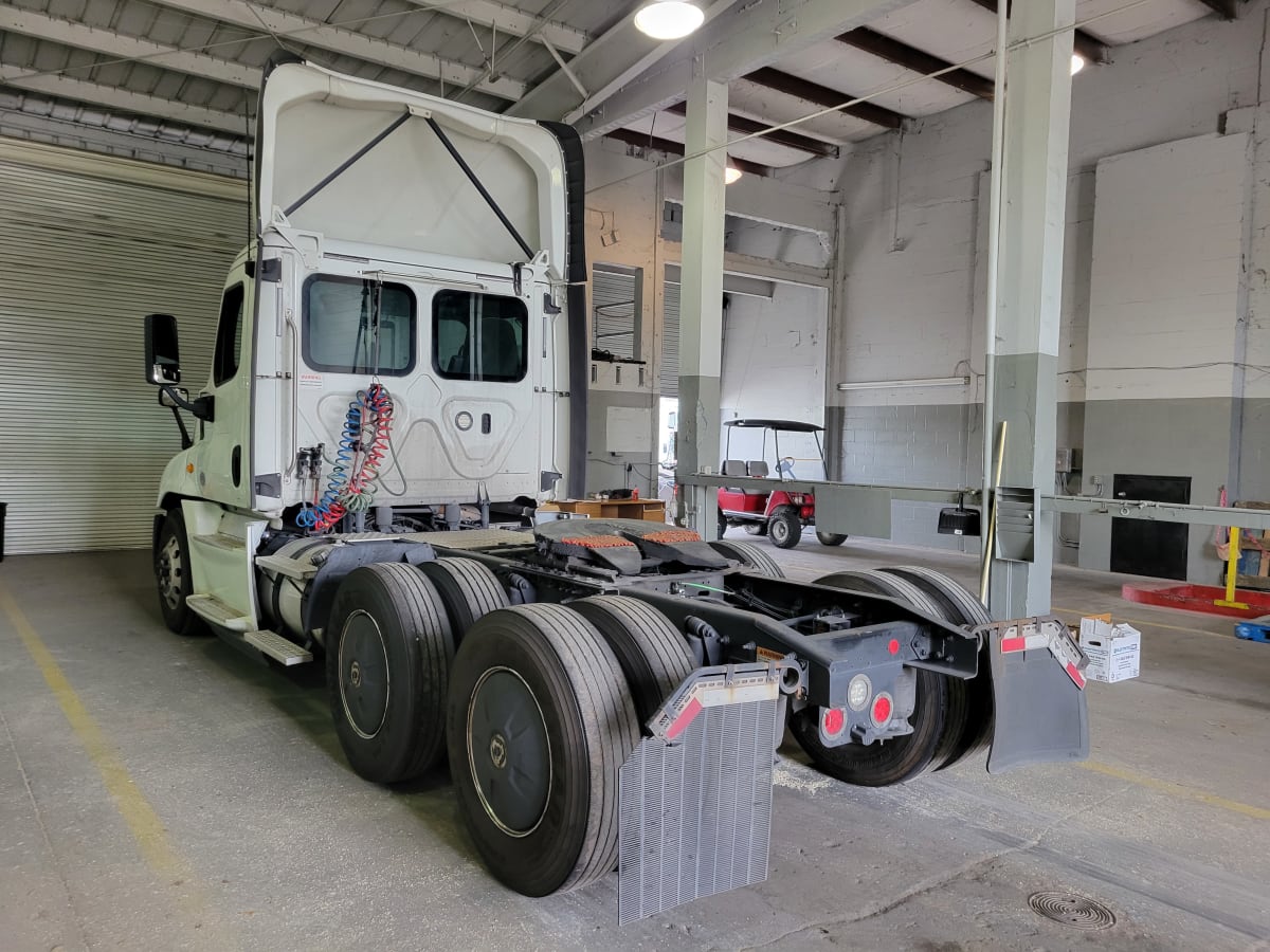 2018 Freightliner/Mercedes CASCADIA 125 754896