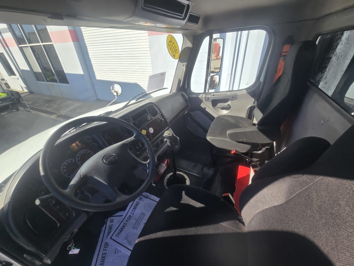 2018 Freightliner/Mercedes M2 106 754930
