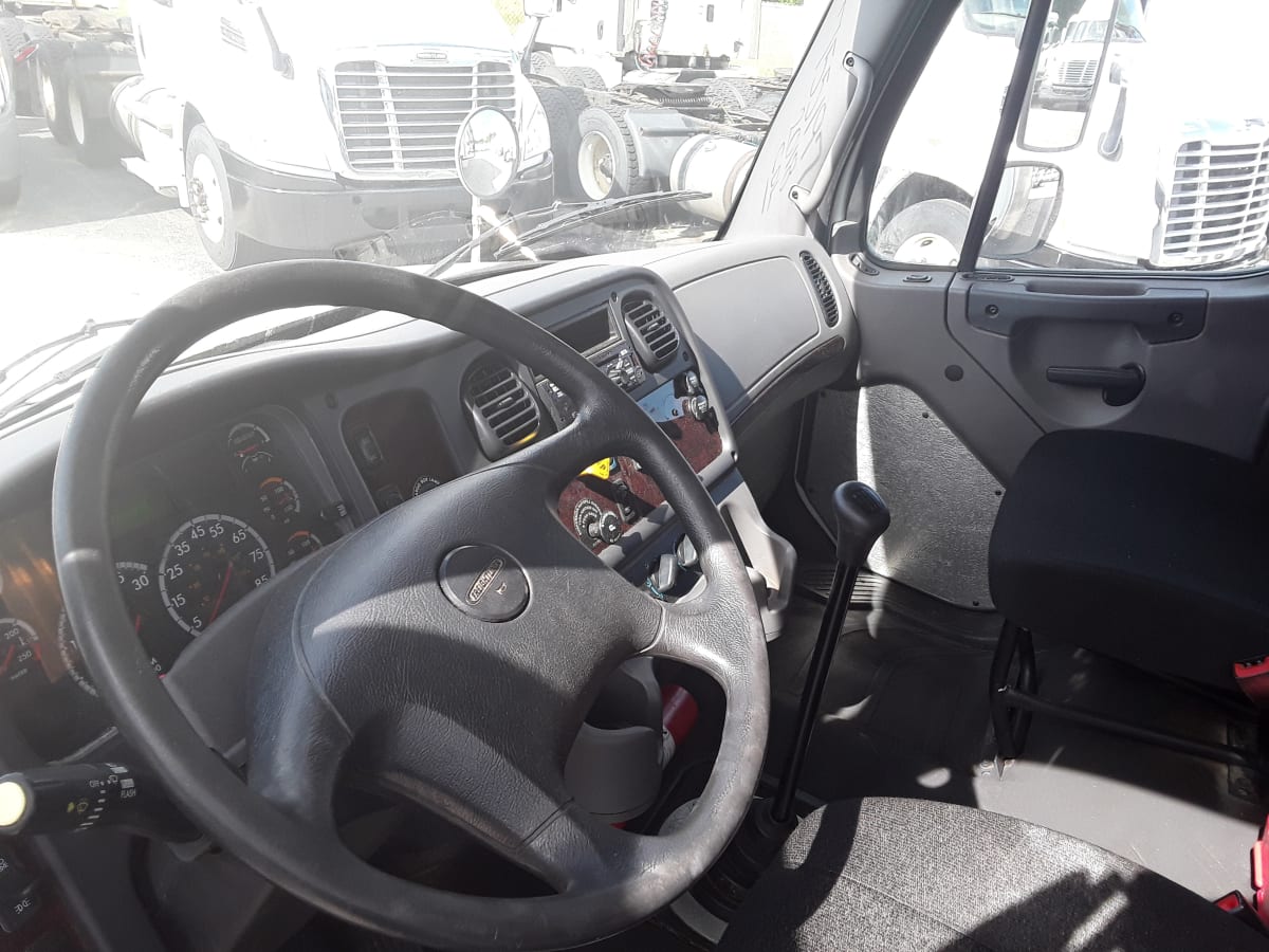 2018 Freightliner/Mercedes M2 106 755197