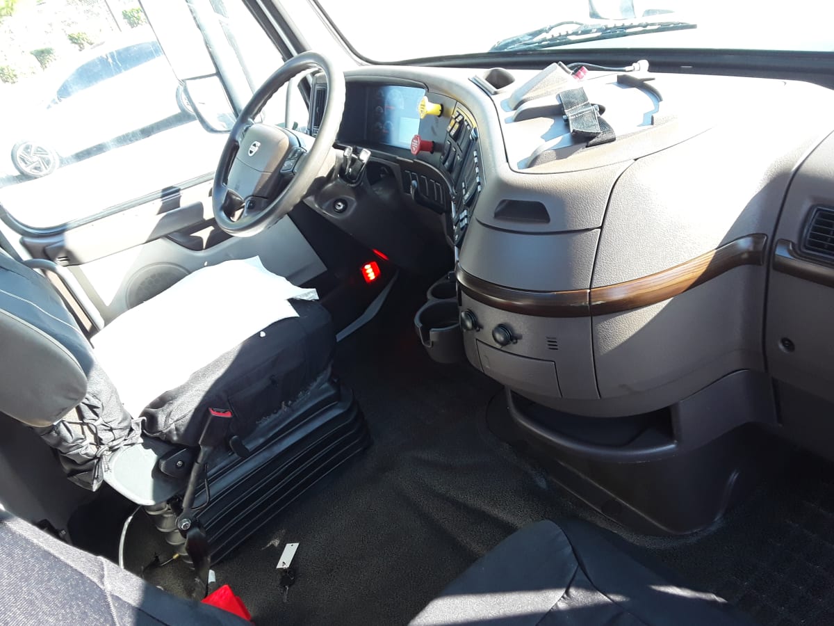 2018 Volvo VNL64TRACTOR 755234