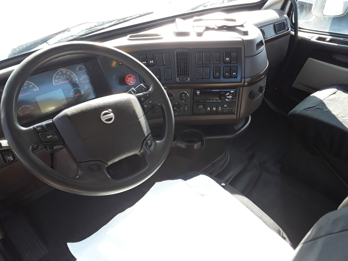 2018 Volvo VNL64TRACTOR 755234
