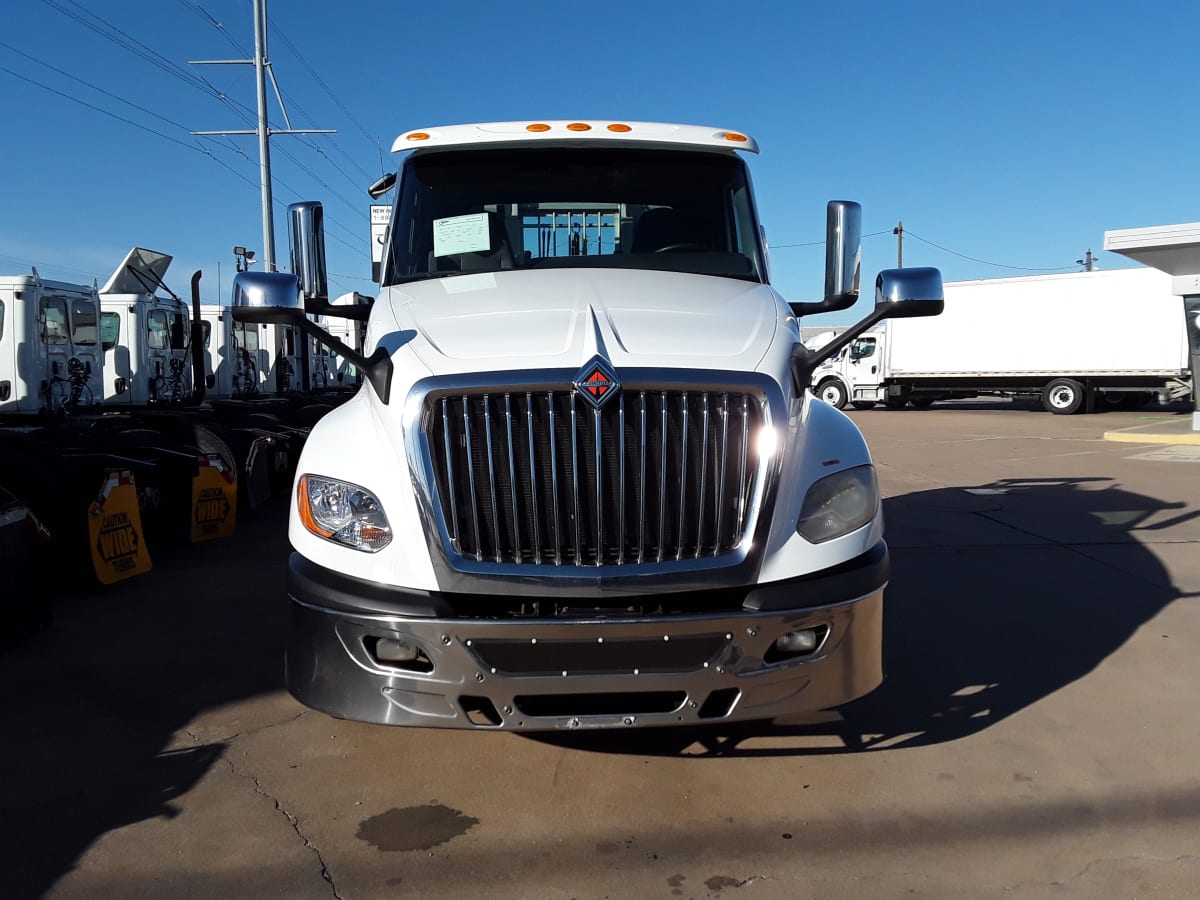 2018 Navistar International LT625 DAYCAB T/A 755286