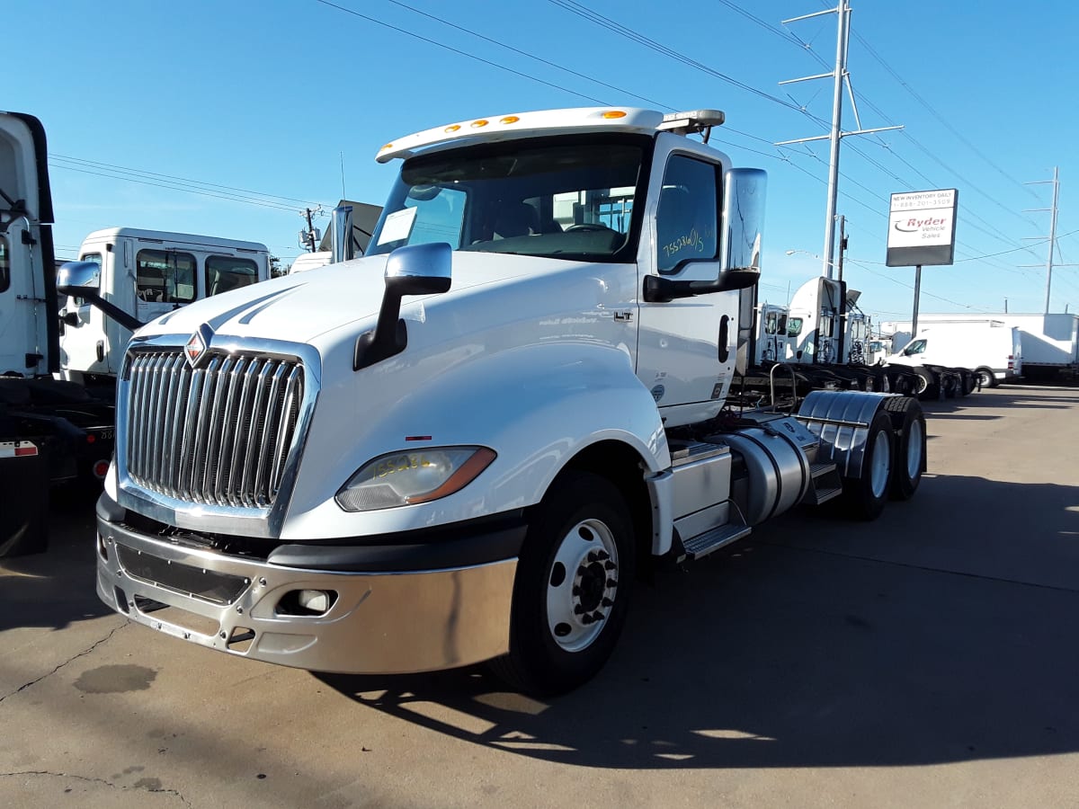 2018 Navistar International LT625 DAYCAB T/A 755286