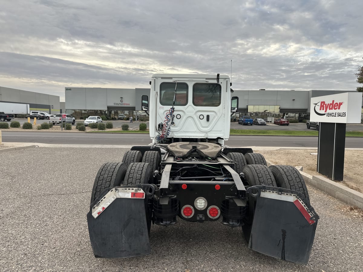 2018 Freightliner/Mercedes CASCADIA 125 755305