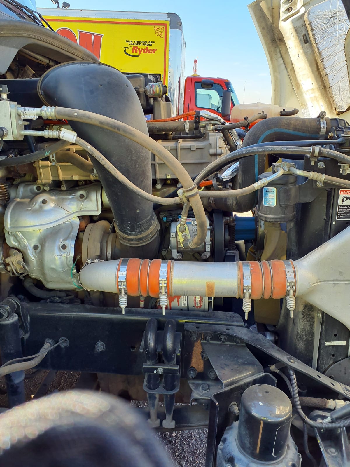 2018 Freightliner/Mercedes CASCADIA 125 755308