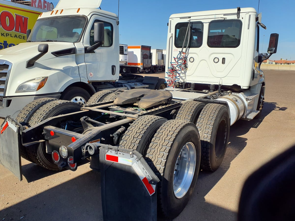 2018 Freightliner/Mercedes CASCADIA 125 755308