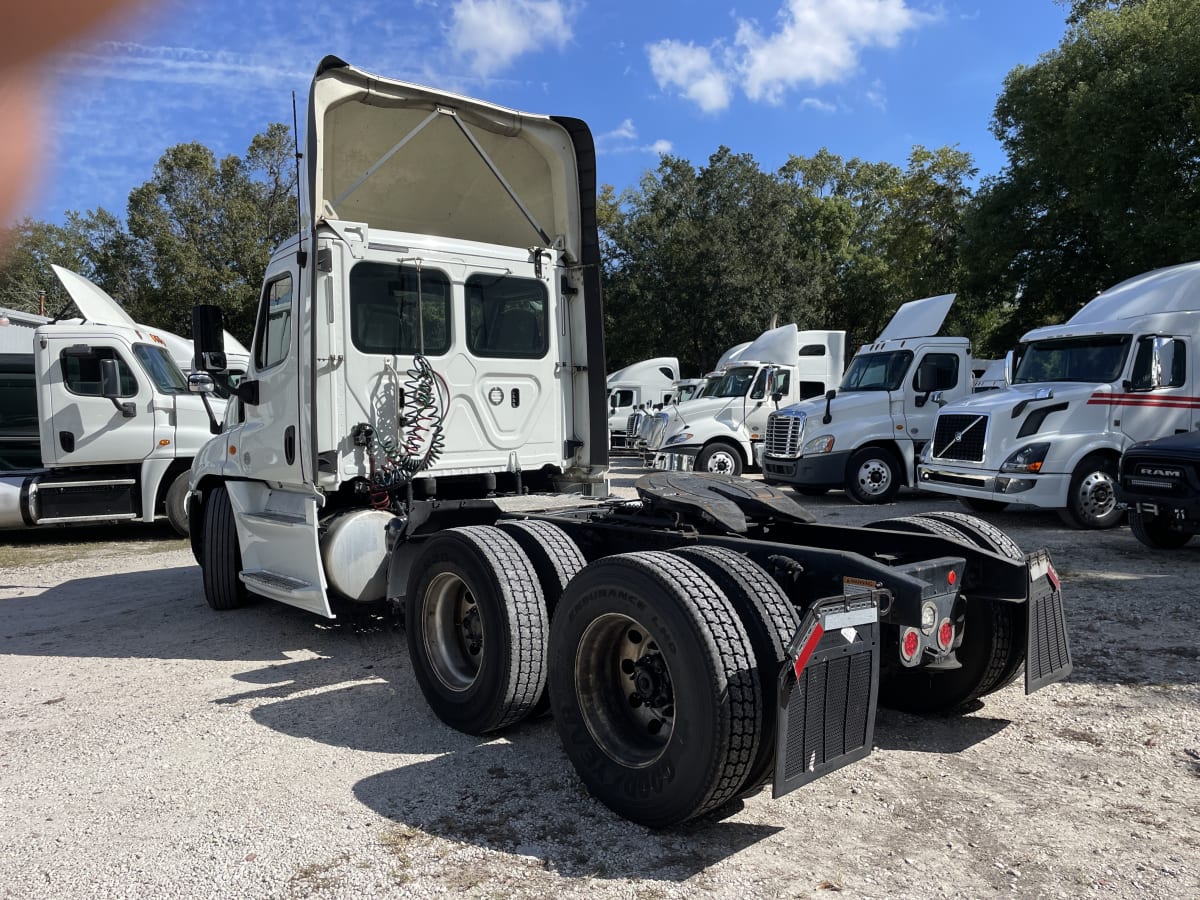 2018 Freightliner/Mercedes CASCADIA 125 755312