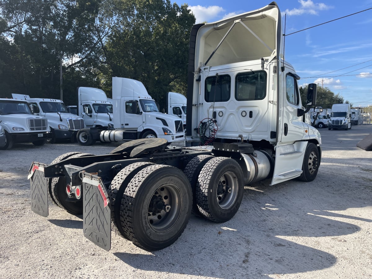 2018 Freightliner/Mercedes CASCADIA 125 755316