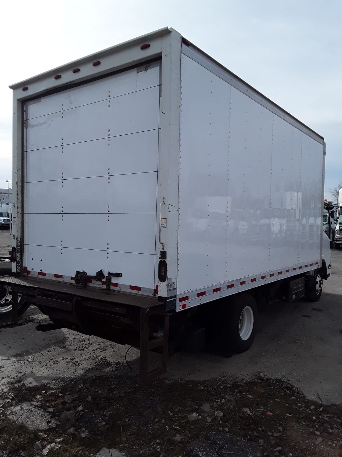 2018 Isuzu NPR 755396