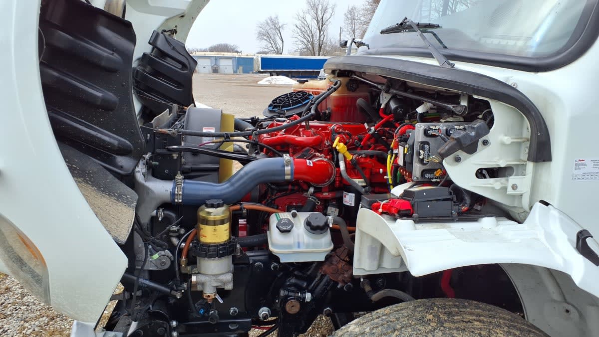 2018 Freightliner/Mercedes M2 106 755408