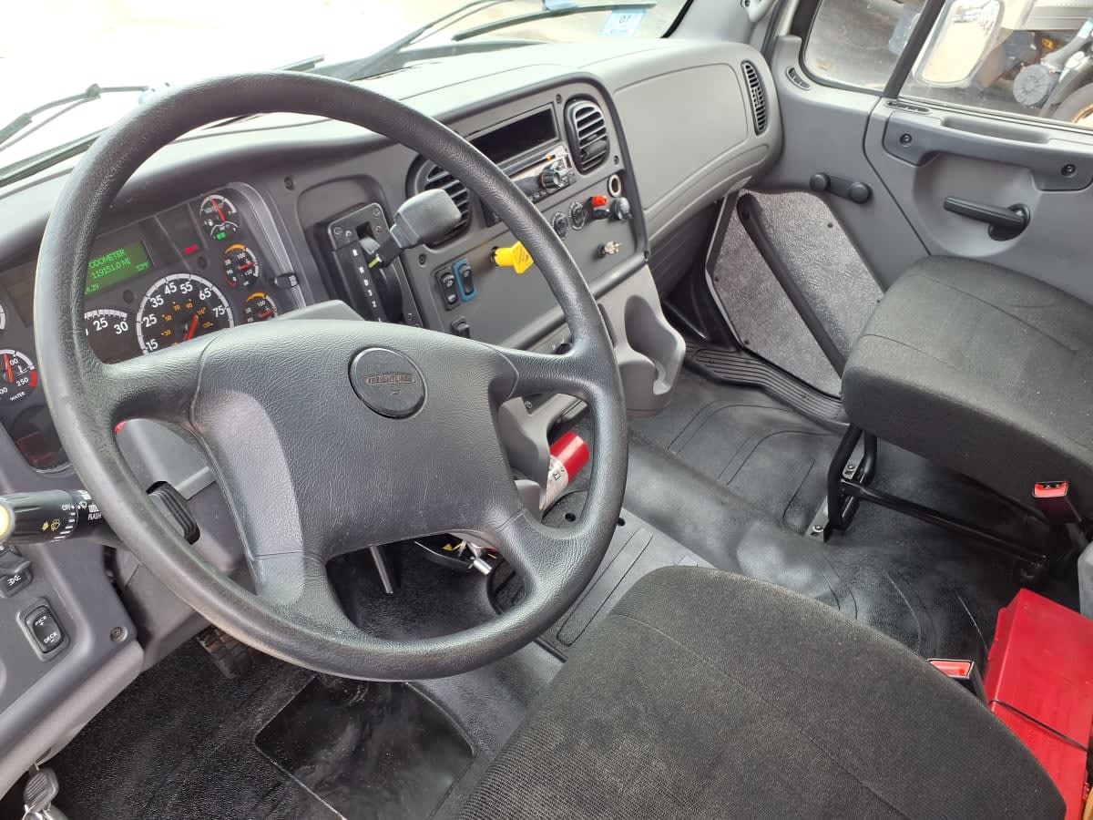 2018 Freightliner/Mercedes M2 106 755520