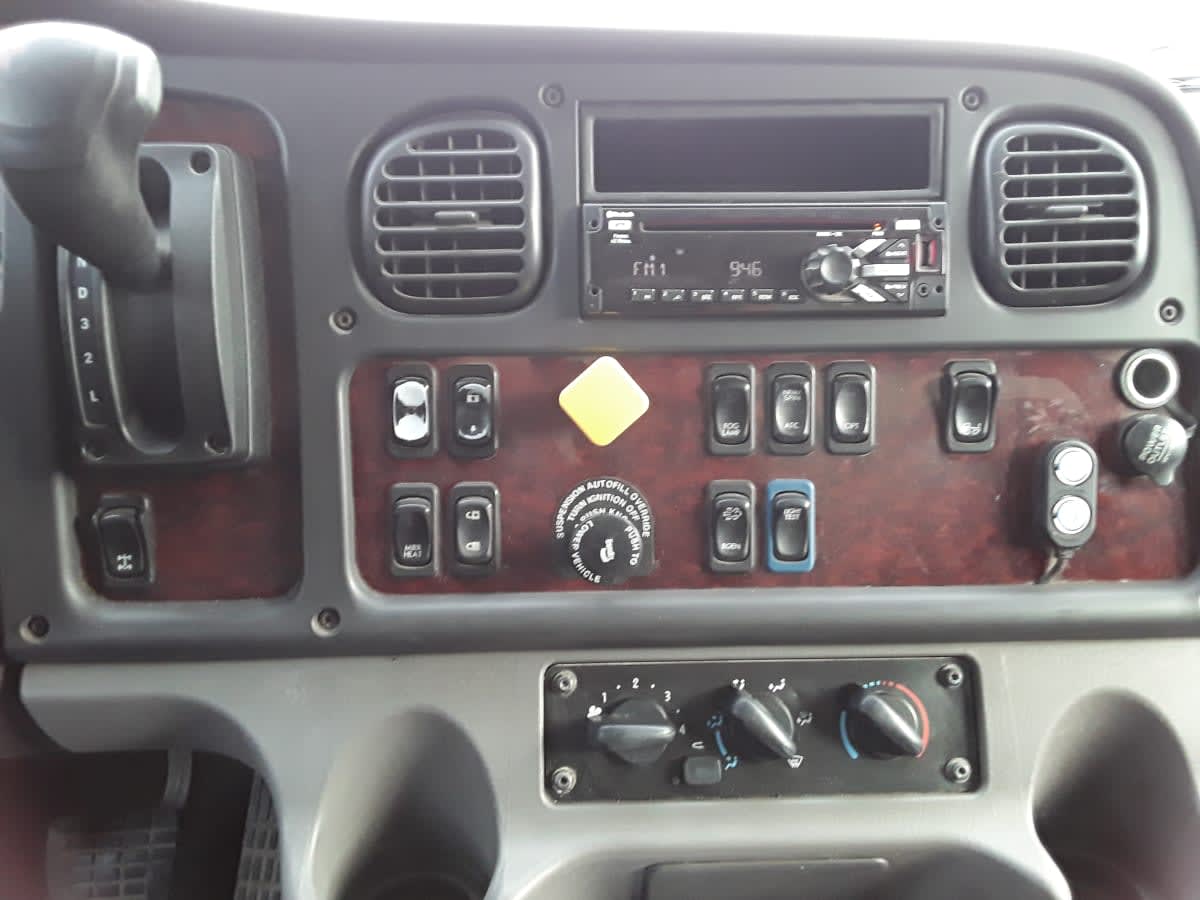 2018 Freightliner/Mercedes M2 106 755607