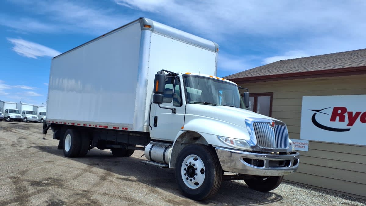 2018 International 4300 in Commerce City, CO — photo 3
