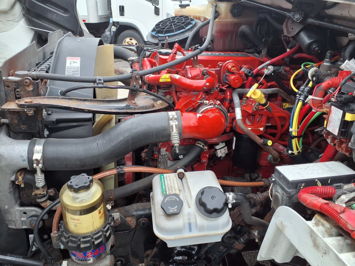 2018 Freightliner M2 106 756518