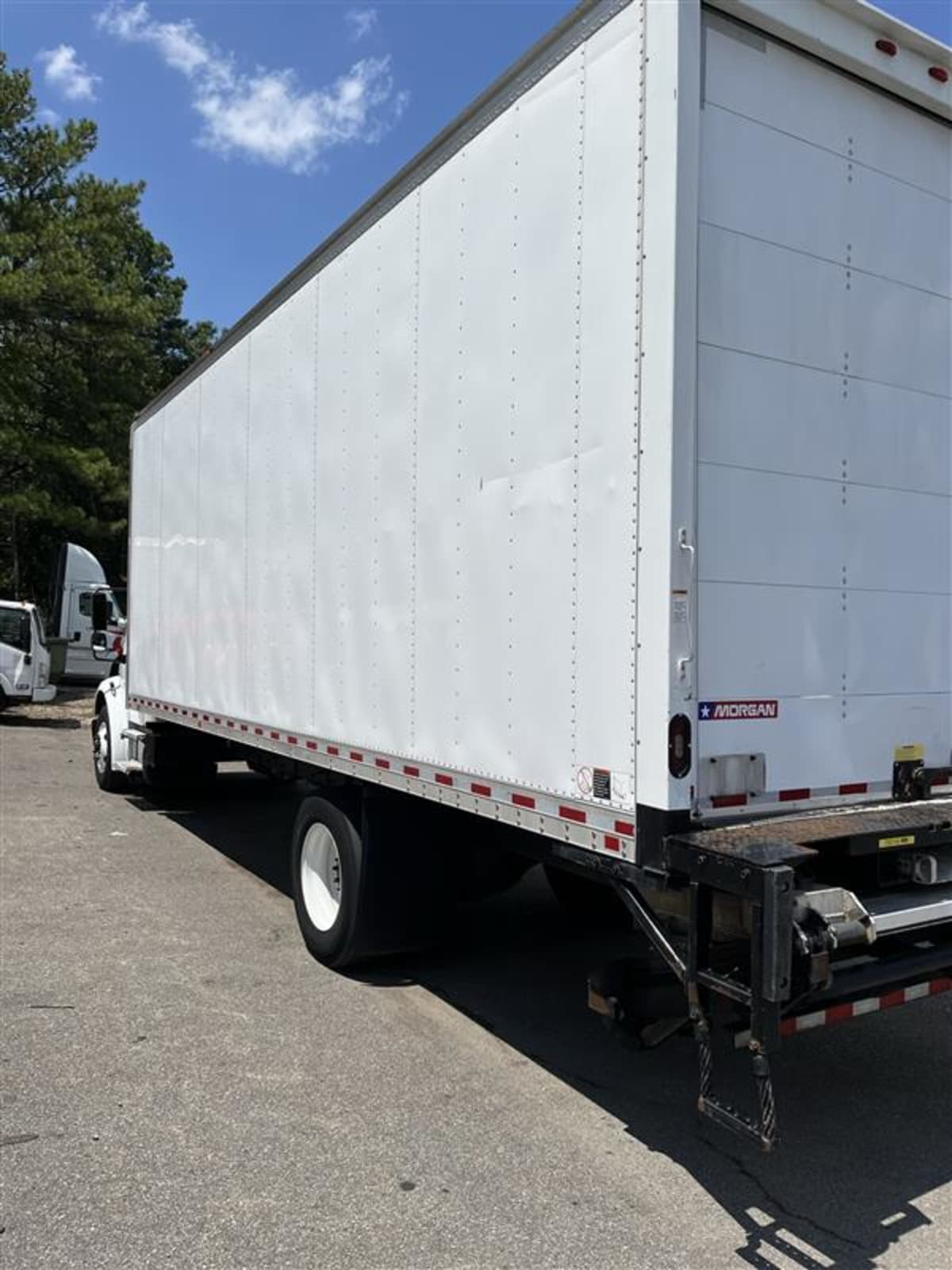 2018 Freightliner/Mercedes M2 106 756743