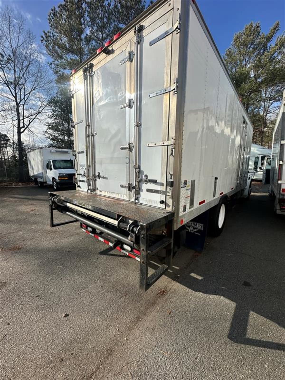 2018 Freightliner/Mercedes M2 106 756891