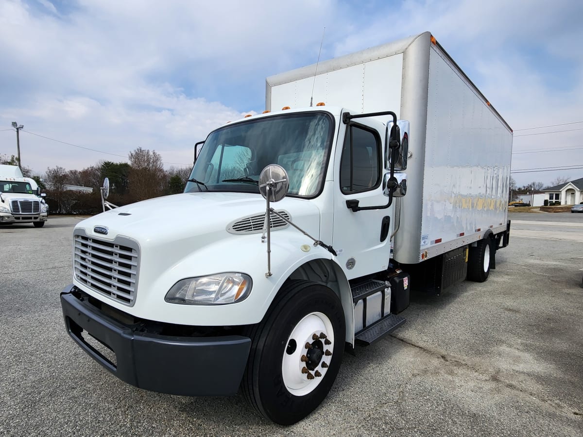 2018 Freightliner/Mercedes M2 106 756892 2018 Freightliner/Mercedes M2 106 756892
