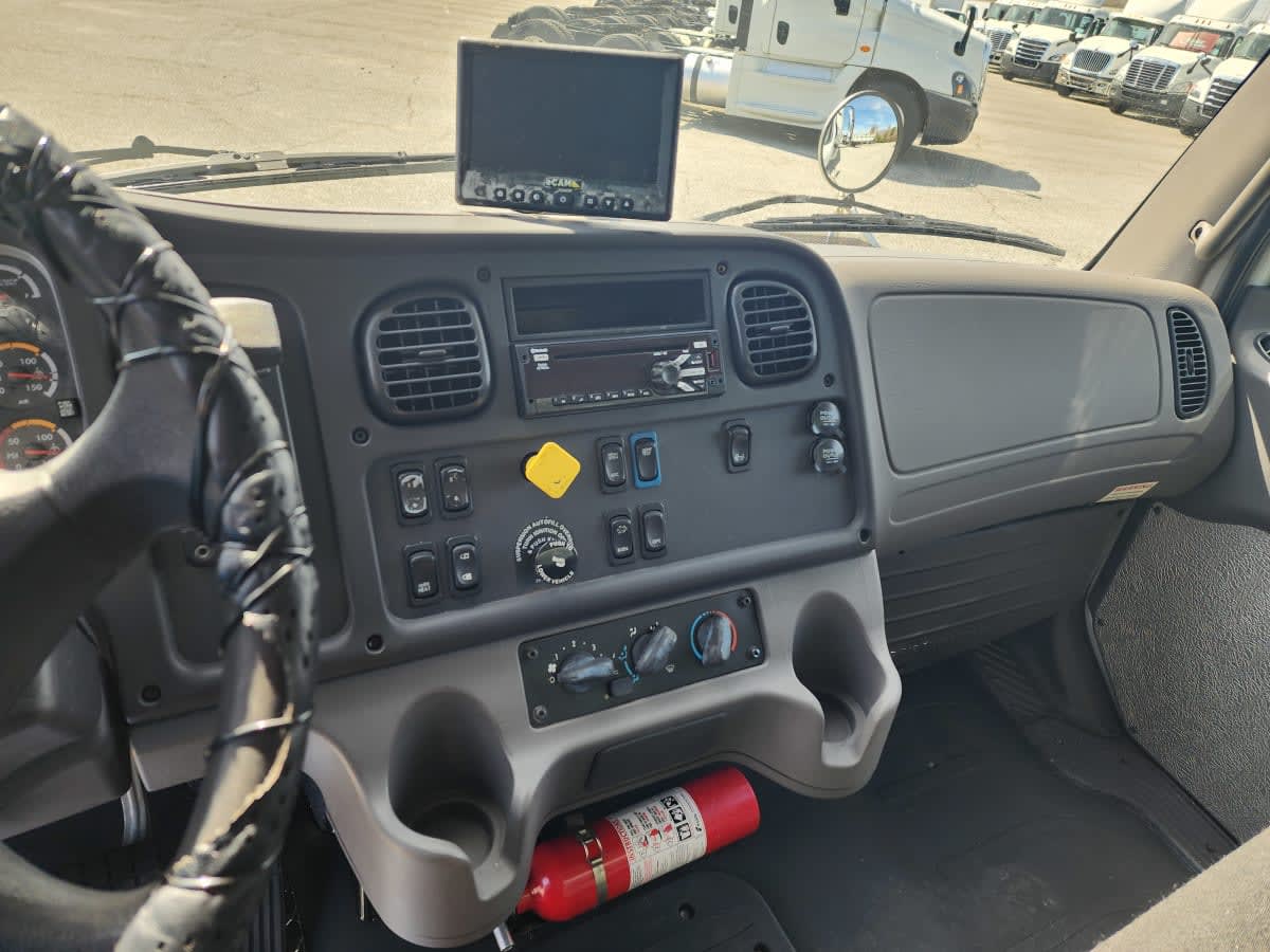 2018 Freightliner/Mercedes M2 106 756895