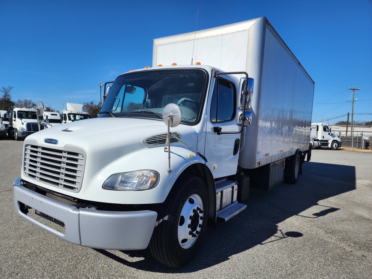 2018 Freightliner/Mercedes M2 106 756898 2018 Freightliner/Mercedes M2 106 756898