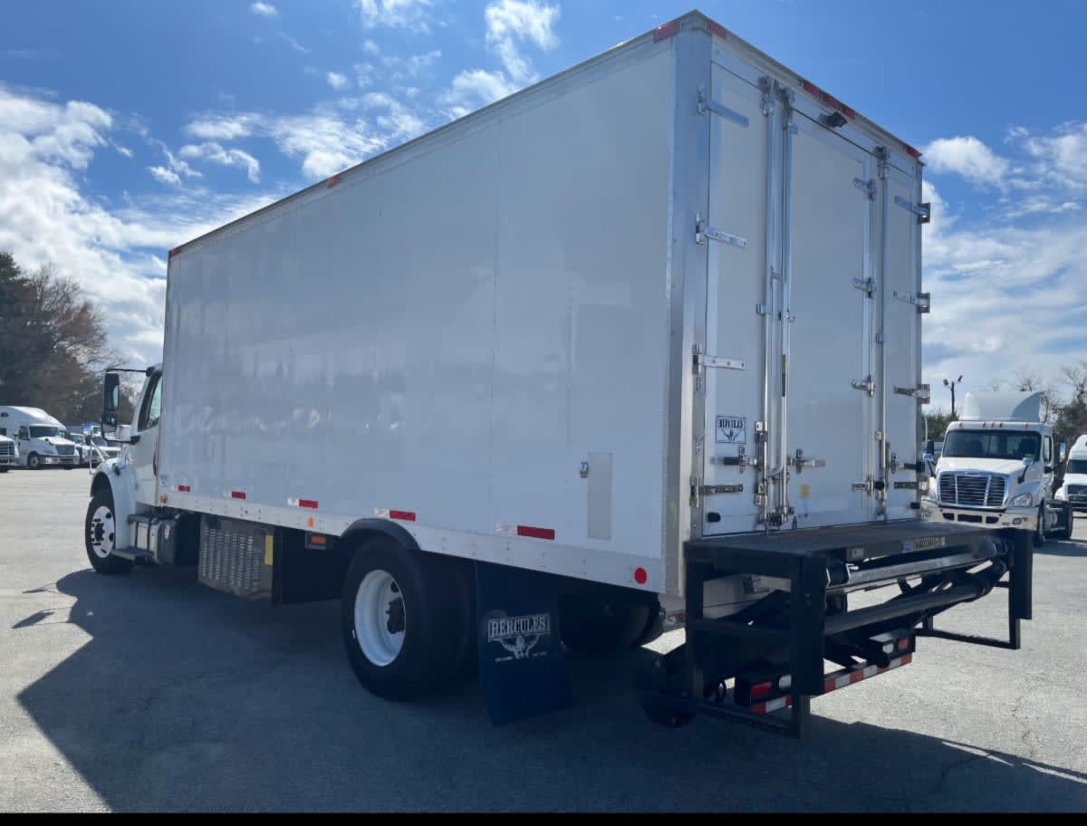 2018 Freightliner/Mercedes M2 106 756902