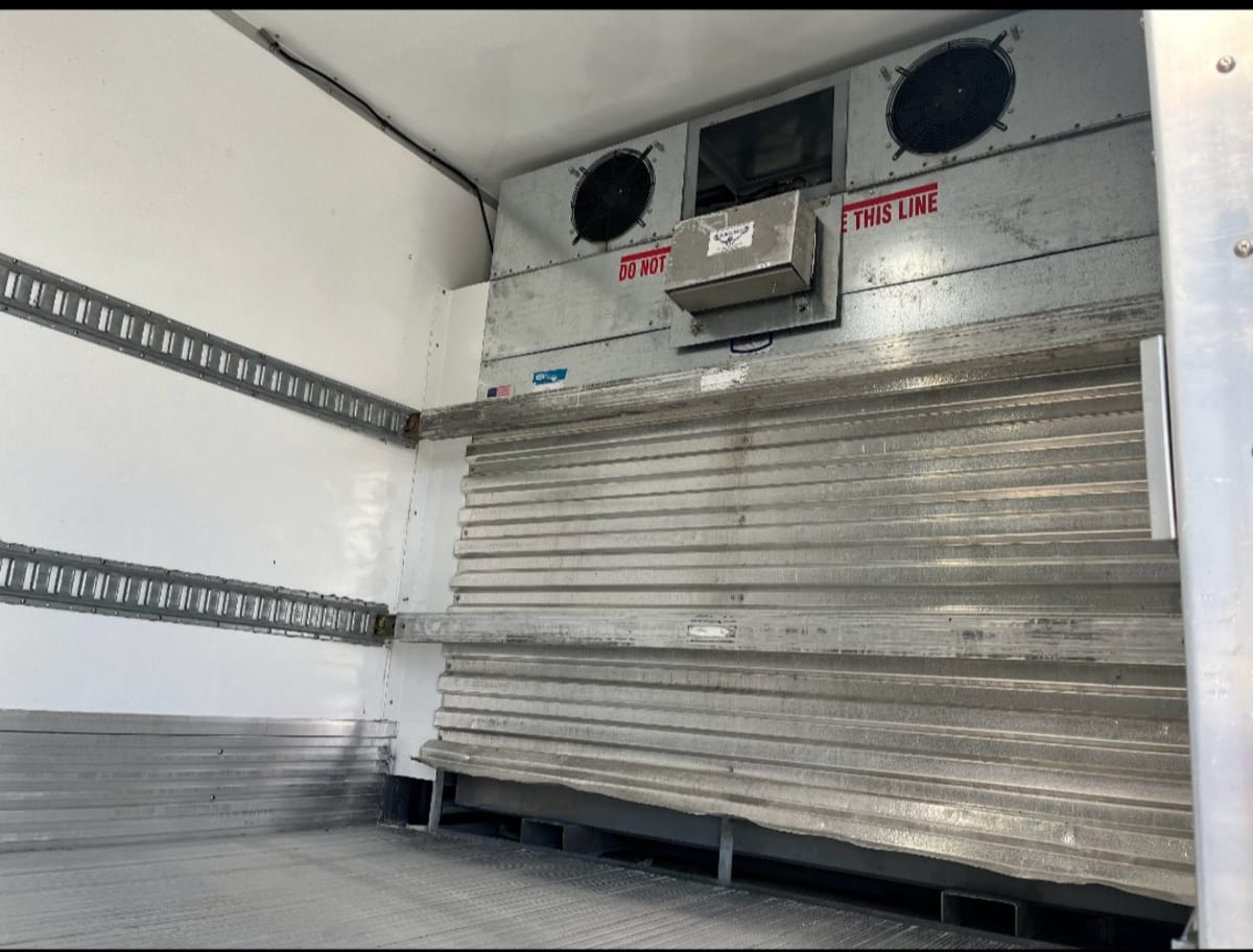 2018 Freightliner/Mercedes M2 106 756902