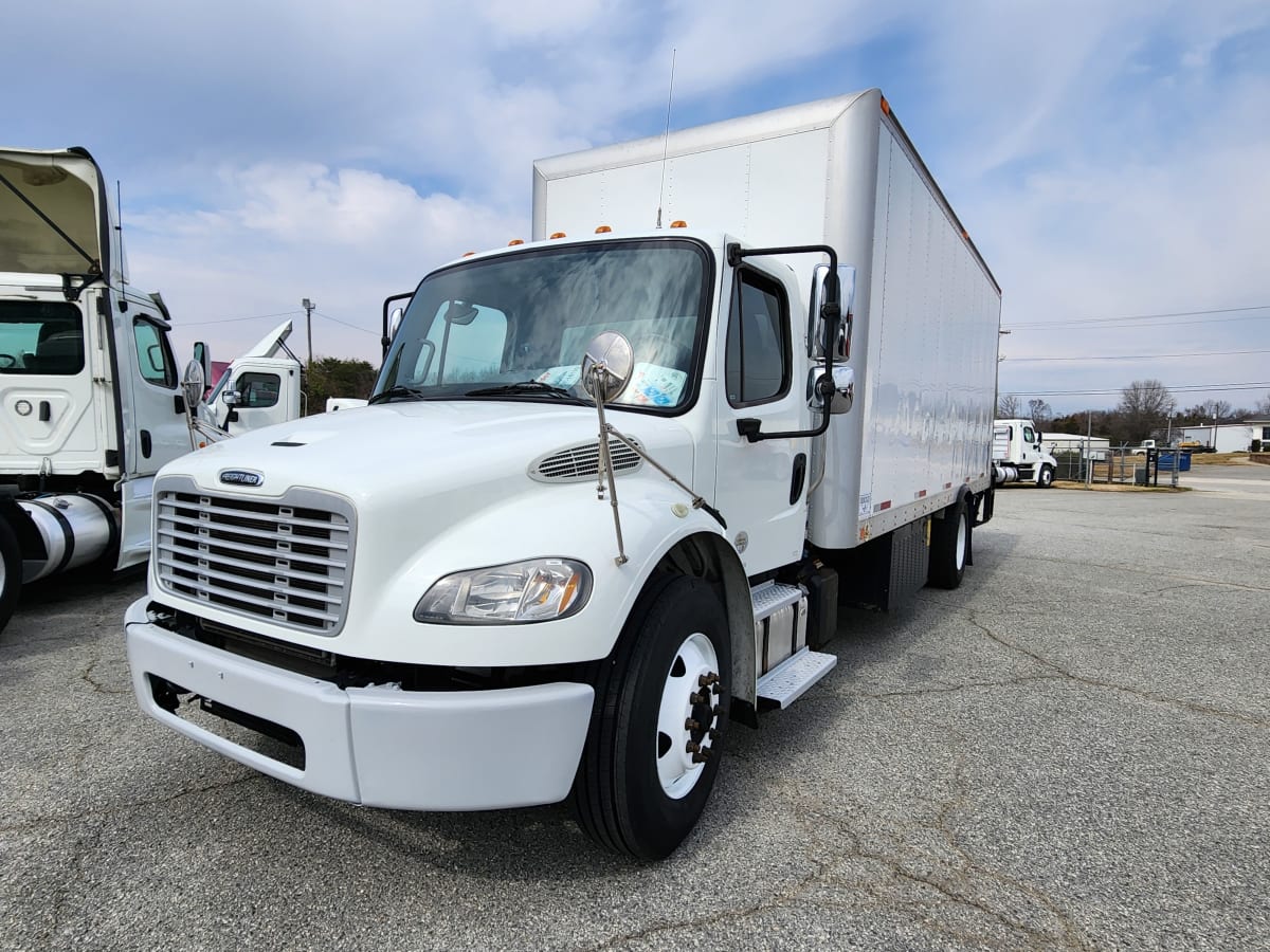 2018 Freightliner/Mercedes M2 106 756903