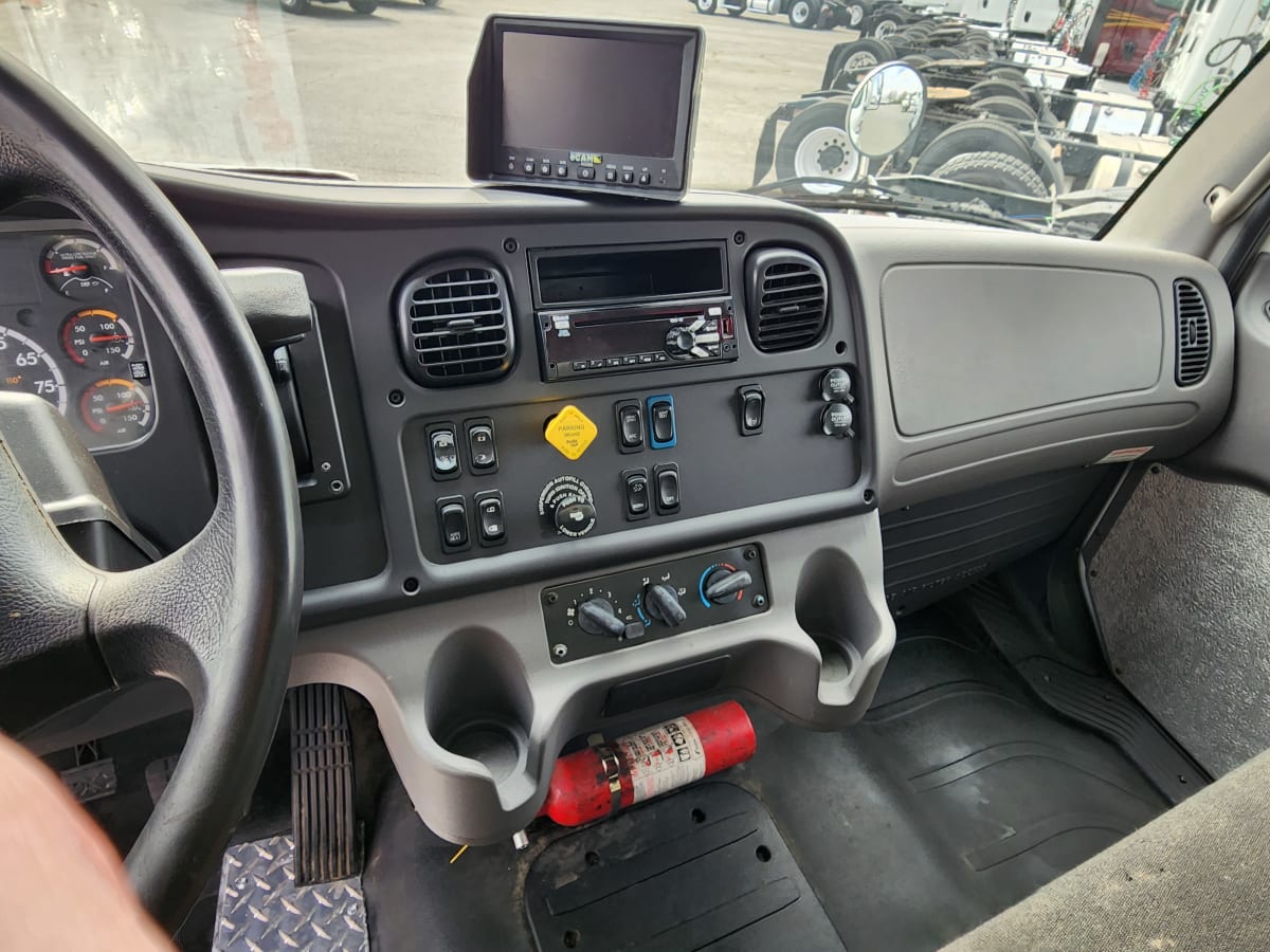 2018 Freightliner/Mercedes M2 106 756903