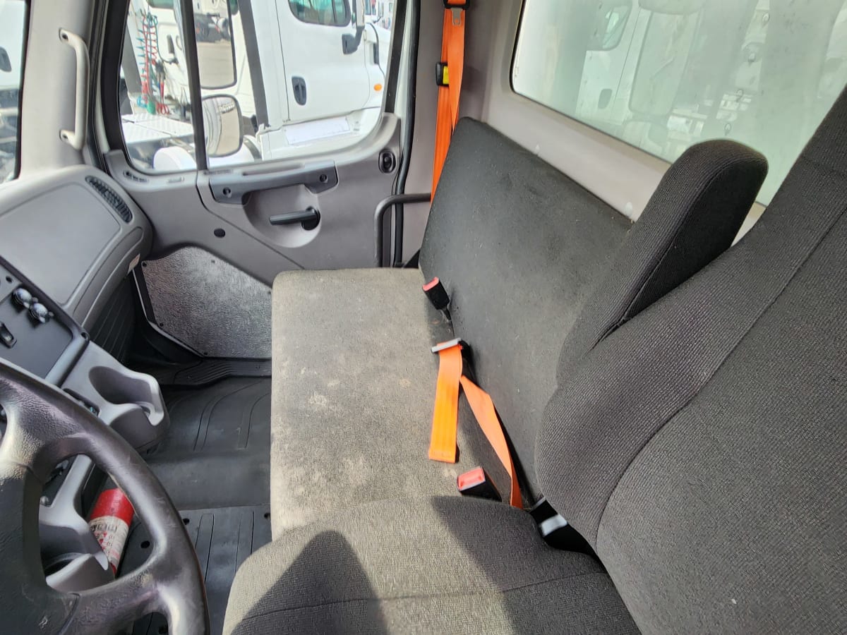 2018 Freightliner/Mercedes M2 106 756903