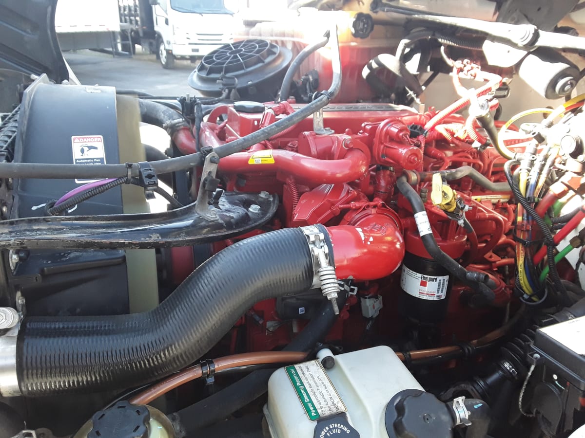 2018 Freightliner/Mercedes M2 106 756910