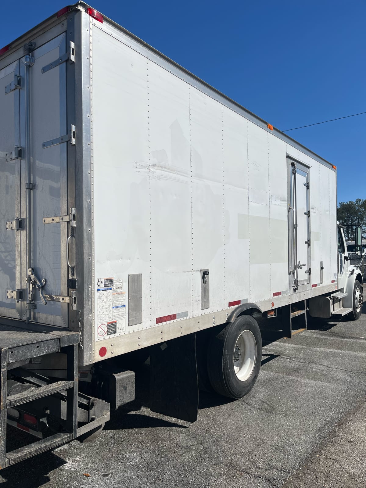 2018 Freightliner/Mercedes M2 106 756912