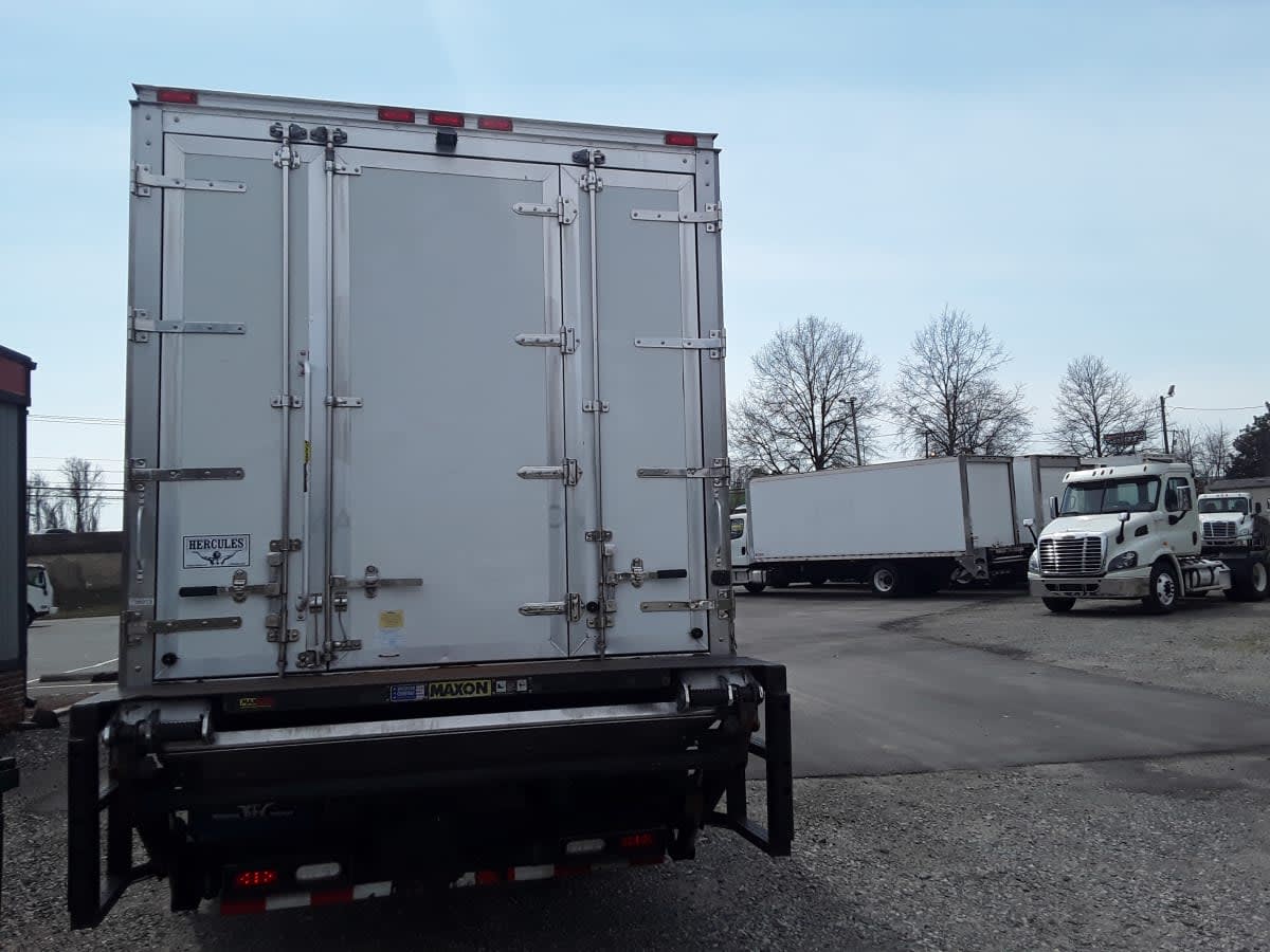 2018 Freightliner/Mercedes M2 106 756913
