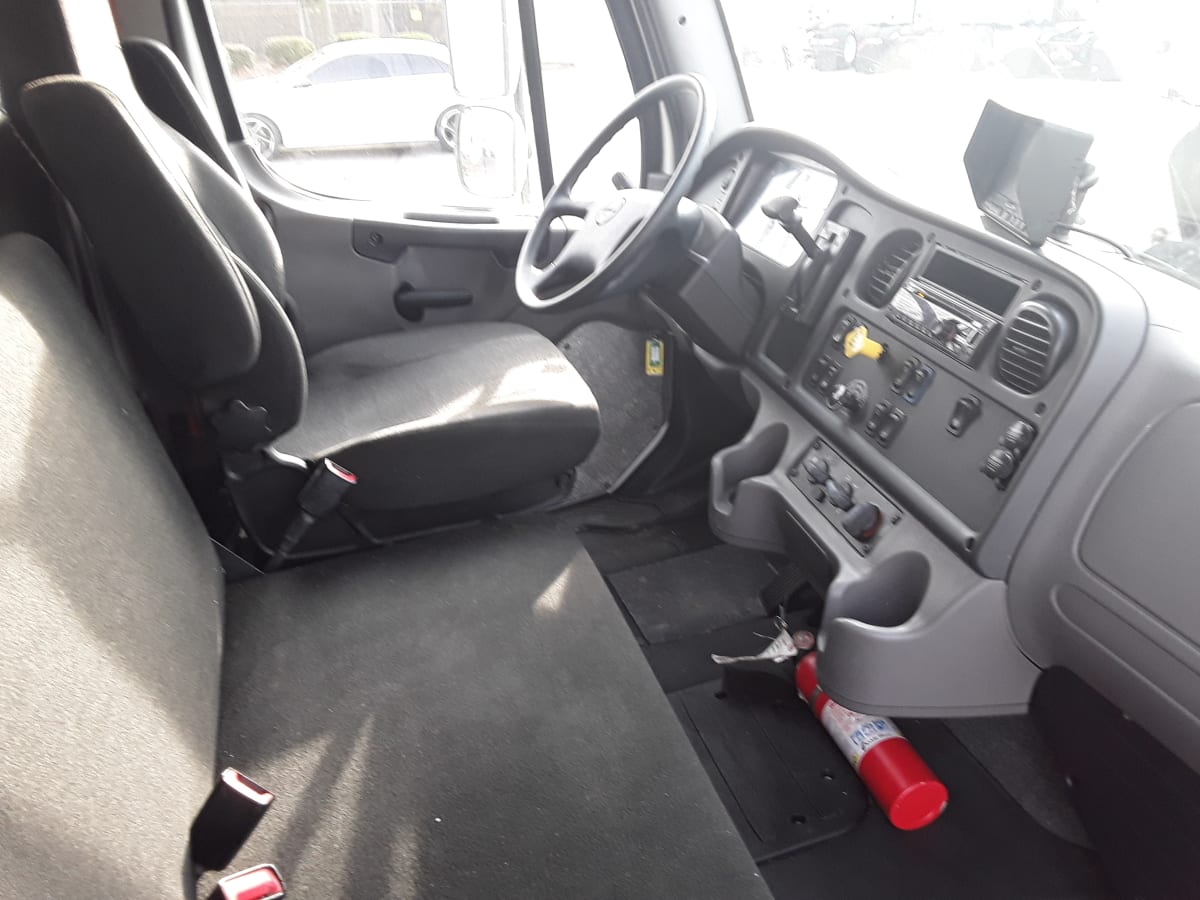 2018 Freightliner/Mercedes M2 106 756914