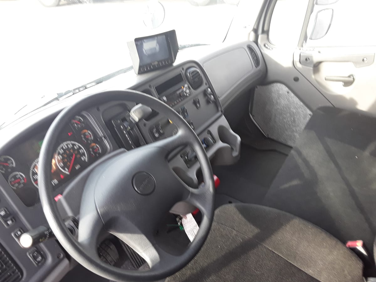 2018 Freightliner/Mercedes M2 106 756914