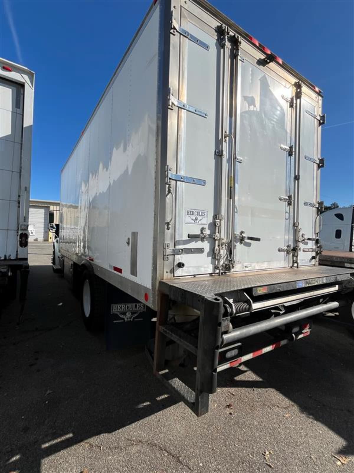 2018 Freightliner/Mercedes M2 106 756918