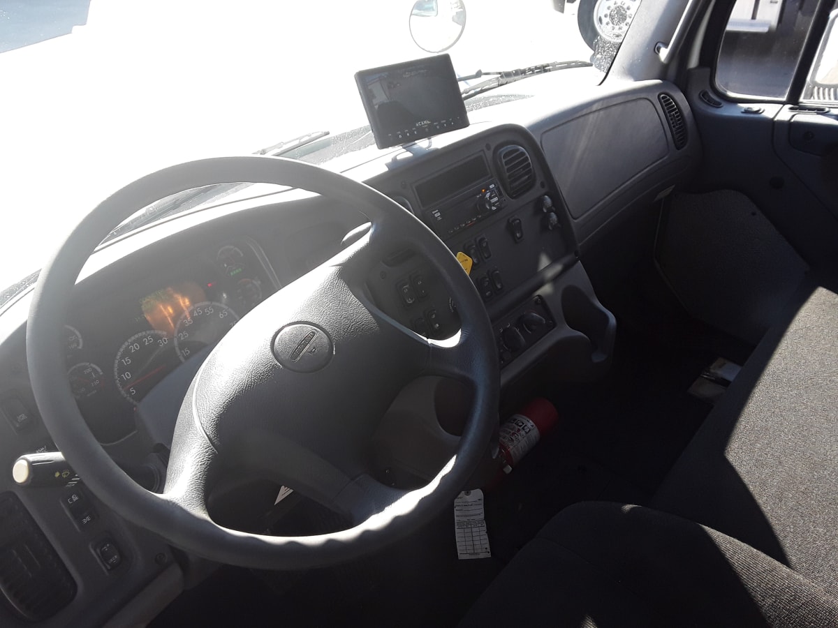 2018 Freightliner/Mercedes M2 106 756919