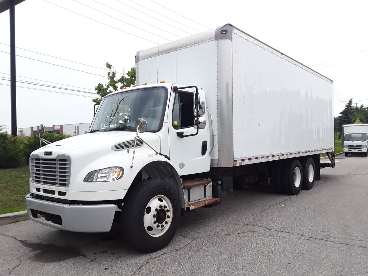 2018 Freightliner/Mercedes M2 106 756974 2018 Freightliner/Mercedes M2 106 756974