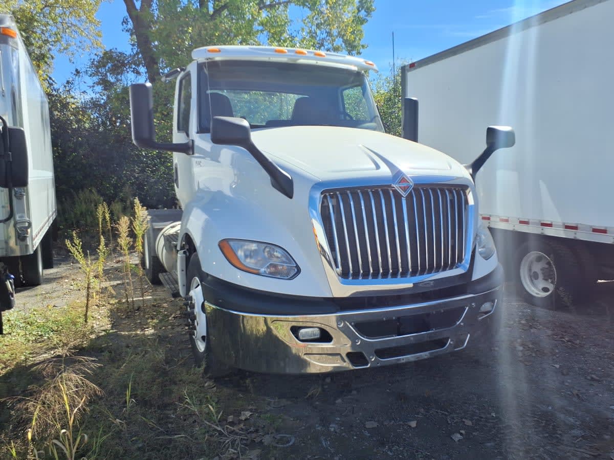 2018 Navistar International LT625 DAYCAB T/A 757064