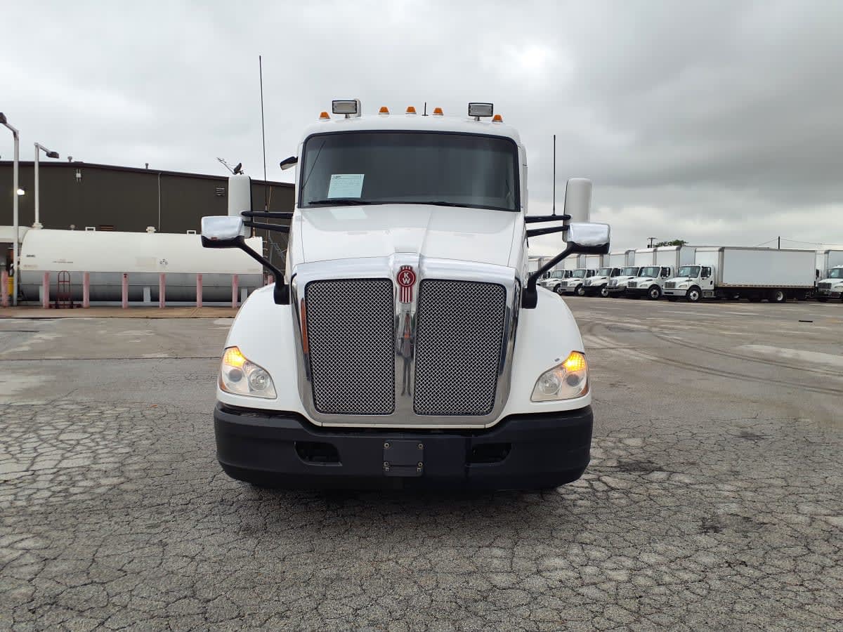 2018 Kenworth T680 - image 2