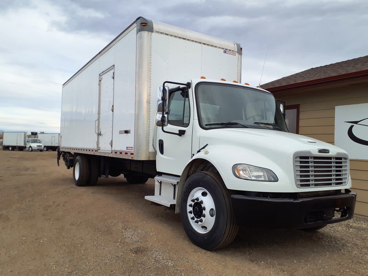 2018 Freightliner M2 106 - image 3