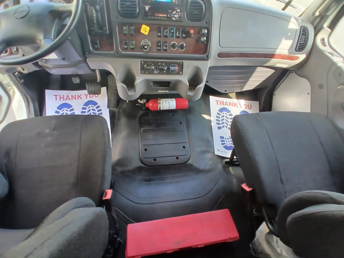 2018 Freightliner/Mercedes M2 106 757448