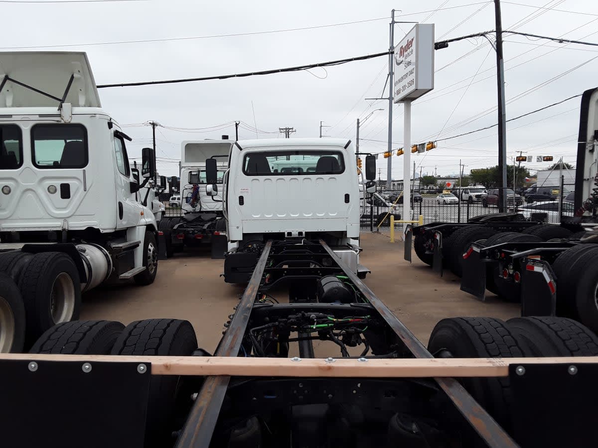 2018 Freightliner M2 106 757583