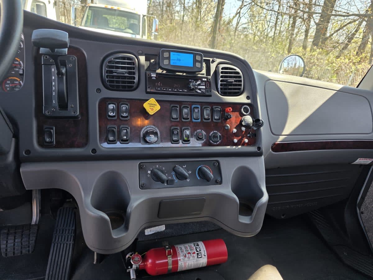 2018 Freightliner/Mercedes M2 106 757609