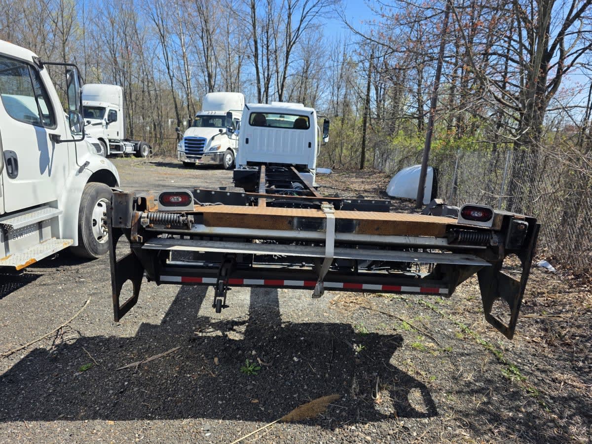 2018 Freightliner/Mercedes M2 106 757609
